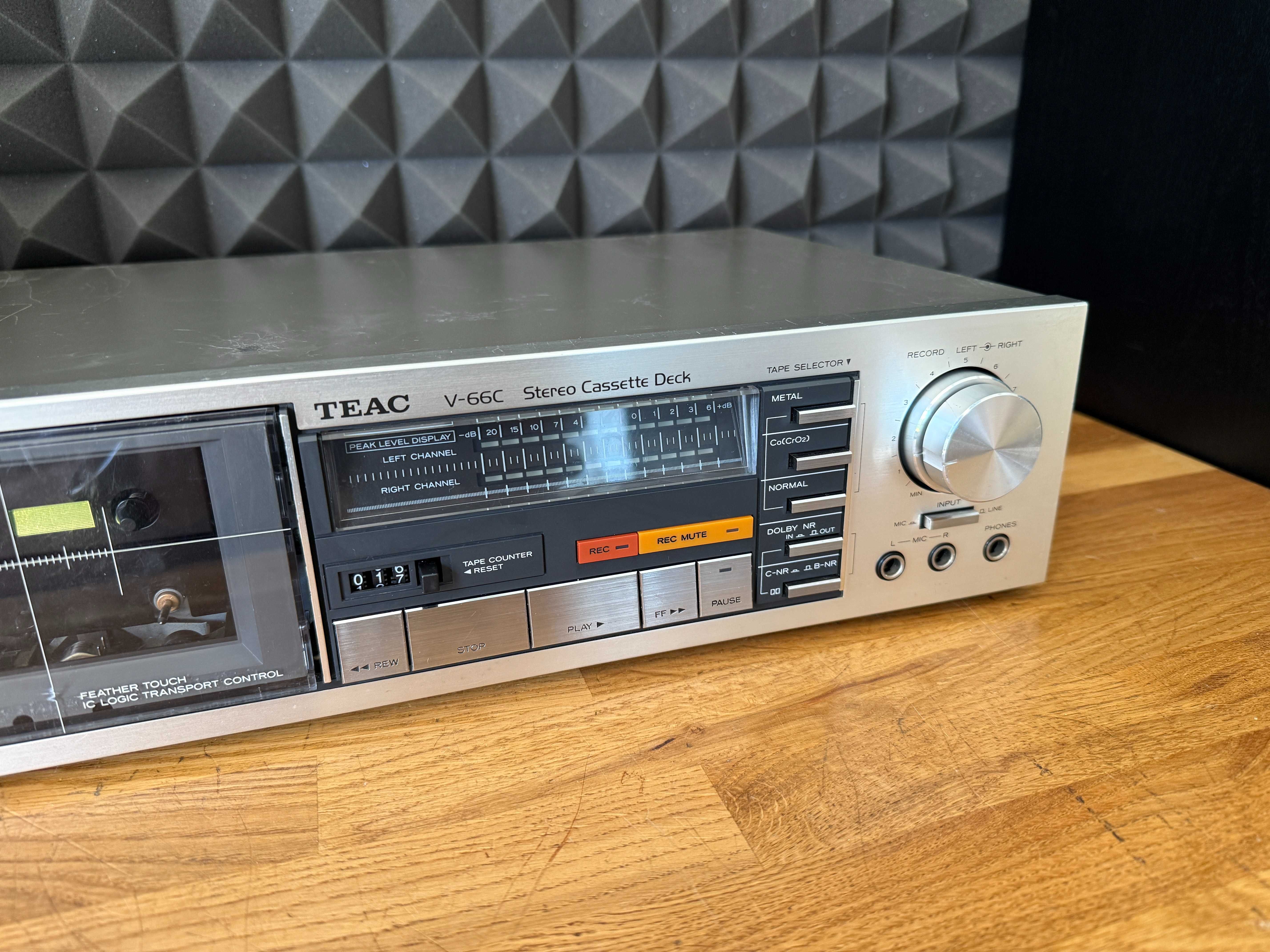 Magnetofon TEAC V-66C