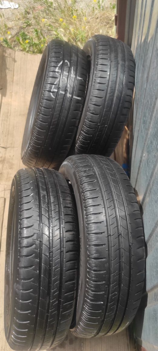 Sprzedam komplet opony 175 65 R15 Michelin