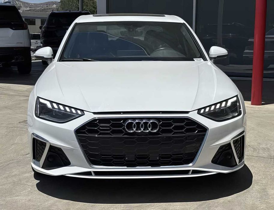 Audi A4      2023