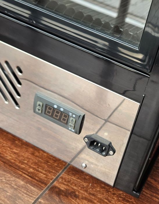 Холодильна вітрина настільна кондитерська холодильник COOLEQ CW-120