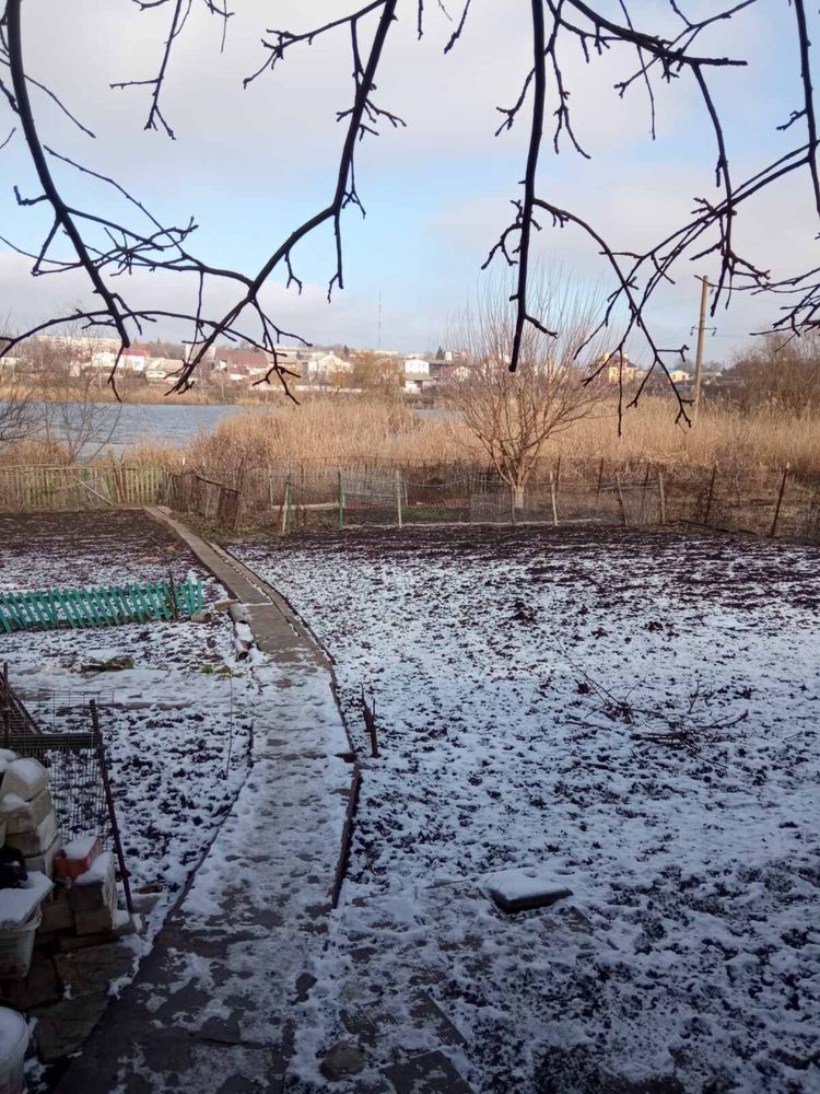 Будинок з ділянкою смт. Солоне