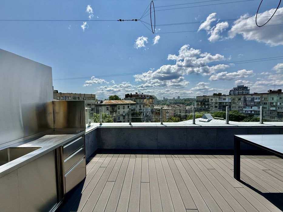 Видовая двухэтажная квартира с террасой на крыше, ул. Л. Толстого, 25