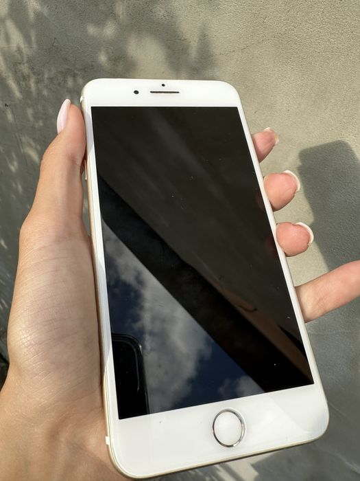 Iphone 7+ на 32г, в золотому кольорі
