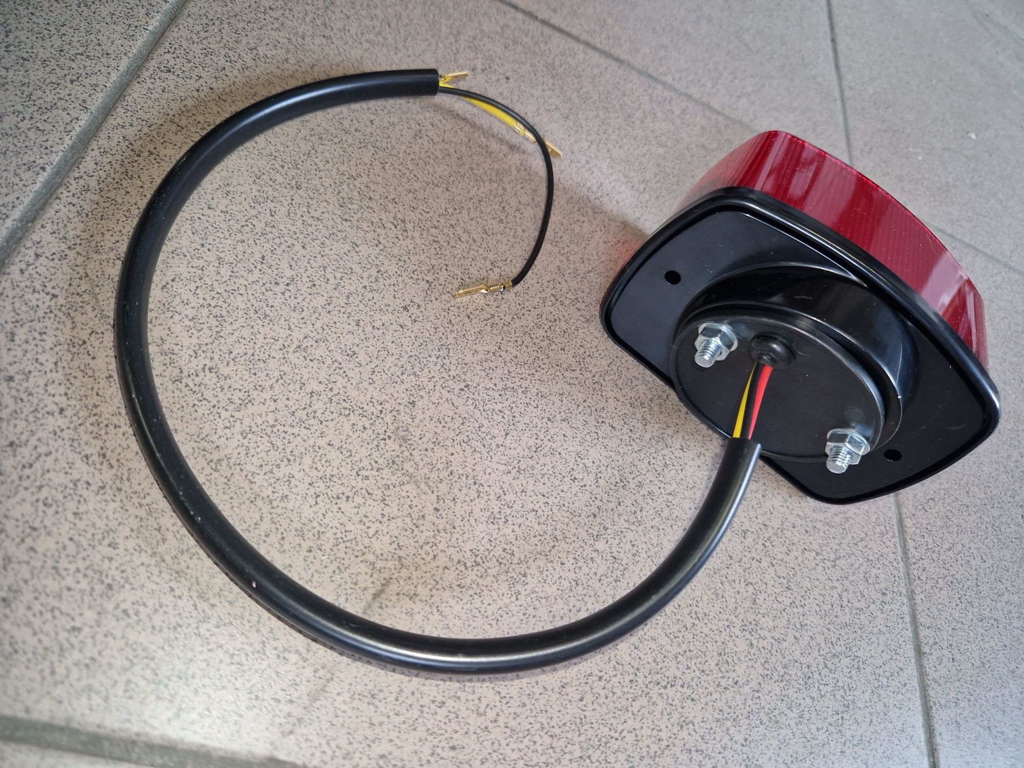 Fabrycznie Nowa kpl lampa tyl wsk 125 175 b3 motorynka m1 pl