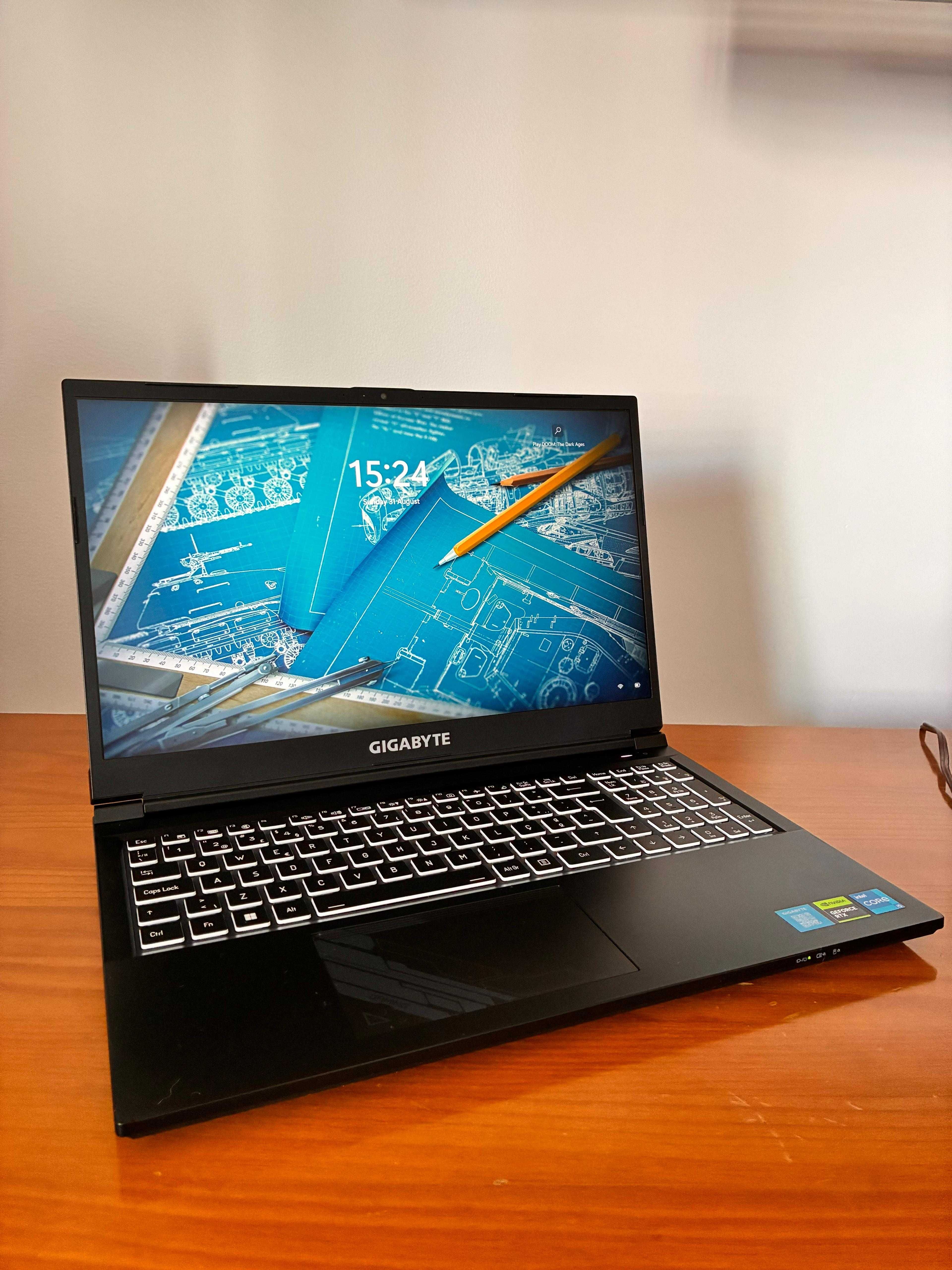 Portátil Gigabyte KF5