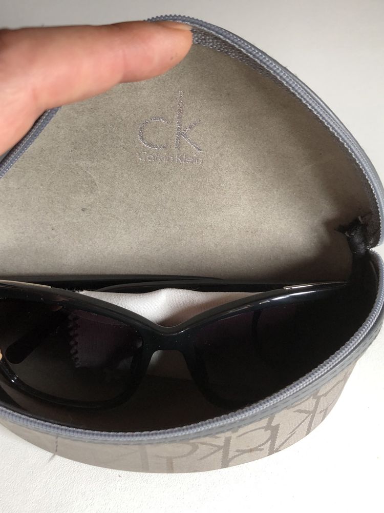 Сонцезахисні окуляри  Calvin Klein