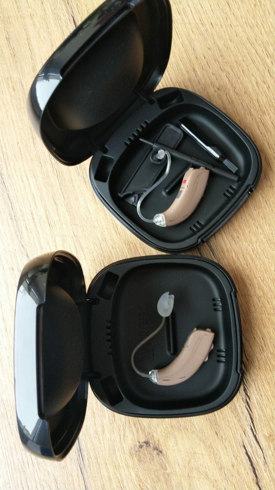 2 aparaty sluchowe