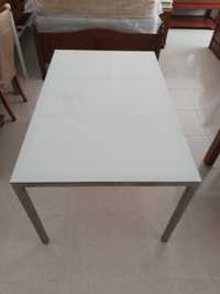 Mesa de vidro branco