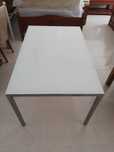Mesa de vidro branco