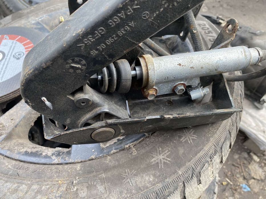 Педаль щепленни сцепление Мерседес Віто 638 2.3 дизель МКПП Mercedes