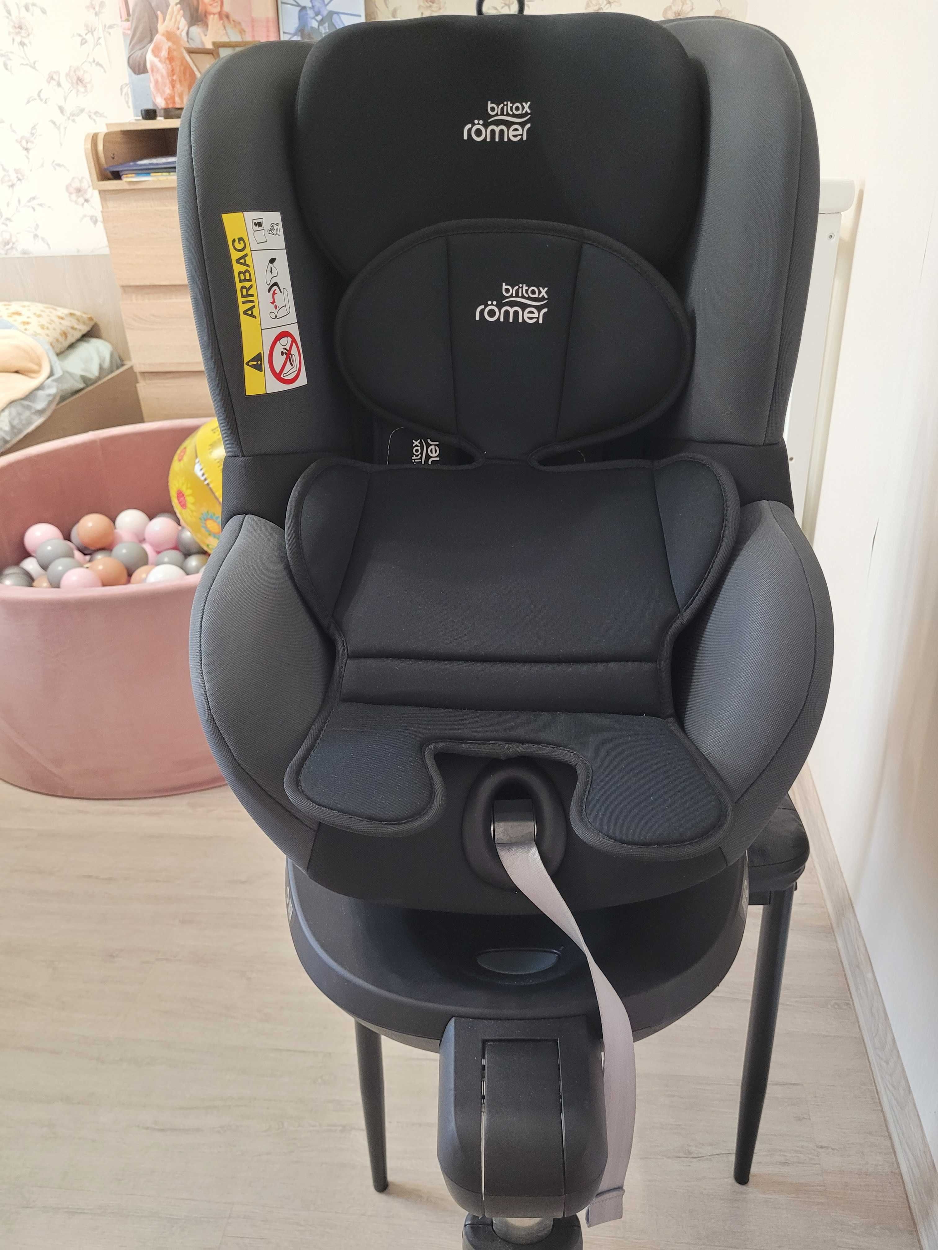 Поворотне автокрісло Britax Romer dualfix 2r  від 0 до 4 р.