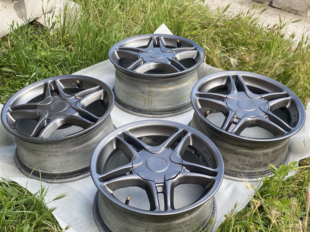 Продам комплект оригінальних легкосплавних дисків 4 100 15 r15 7j et38