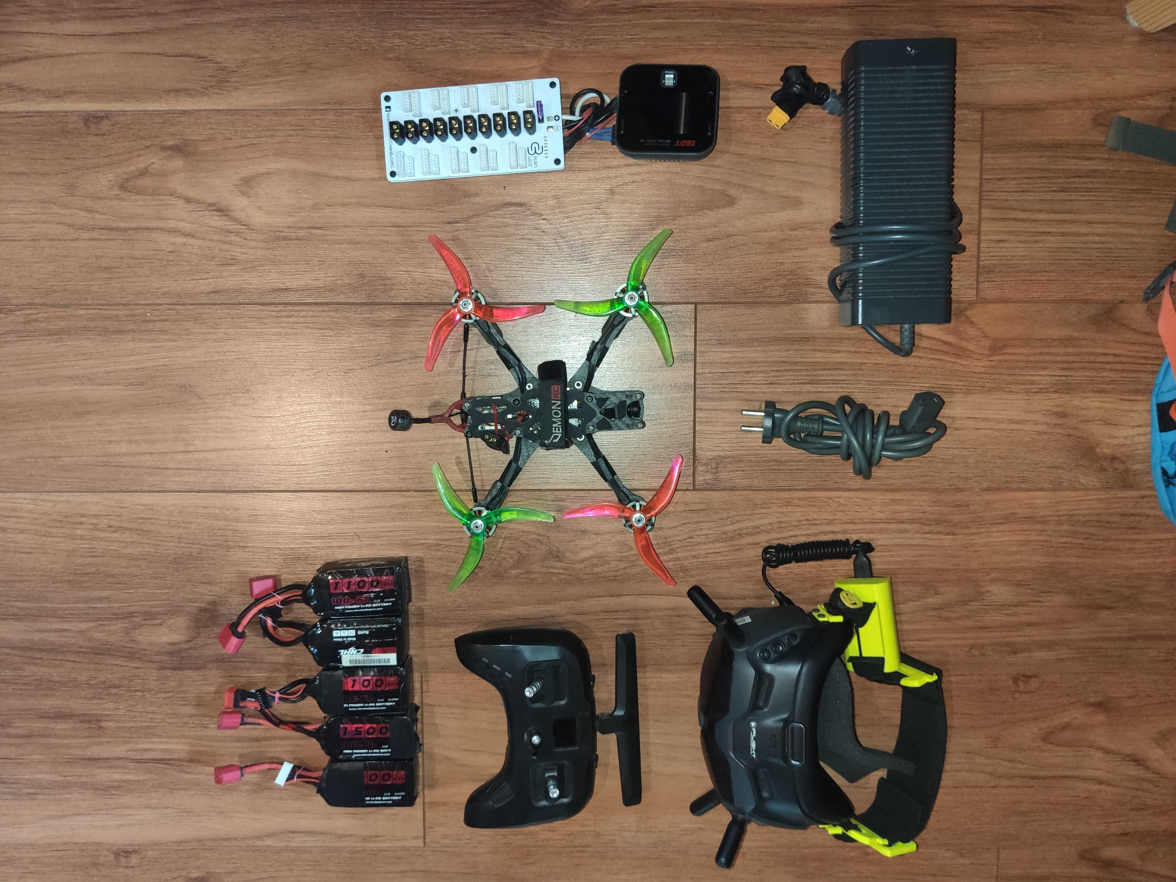 Zestaw fpv: dron 5 cali 6s, gogle dji v2, tango2, ładowarka i baterie