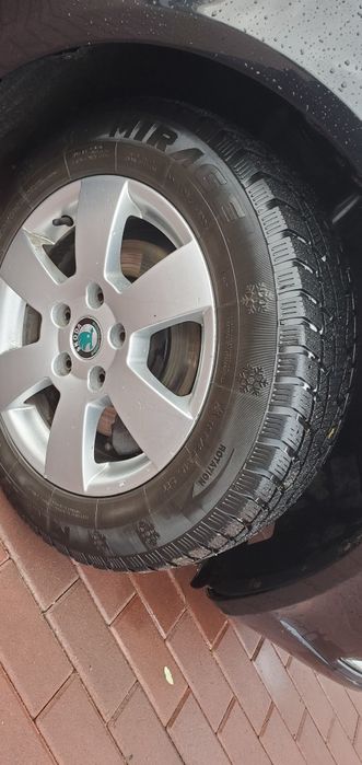 Шкода а 5 2011 рік