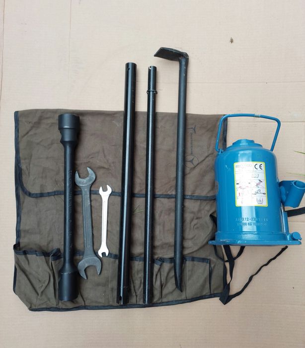 Домкрат ключі Mercedes Actros МАН Даф Монтіровка Ключ