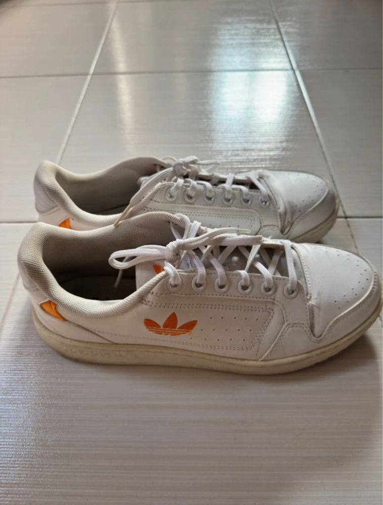 Tenis adidas brancos