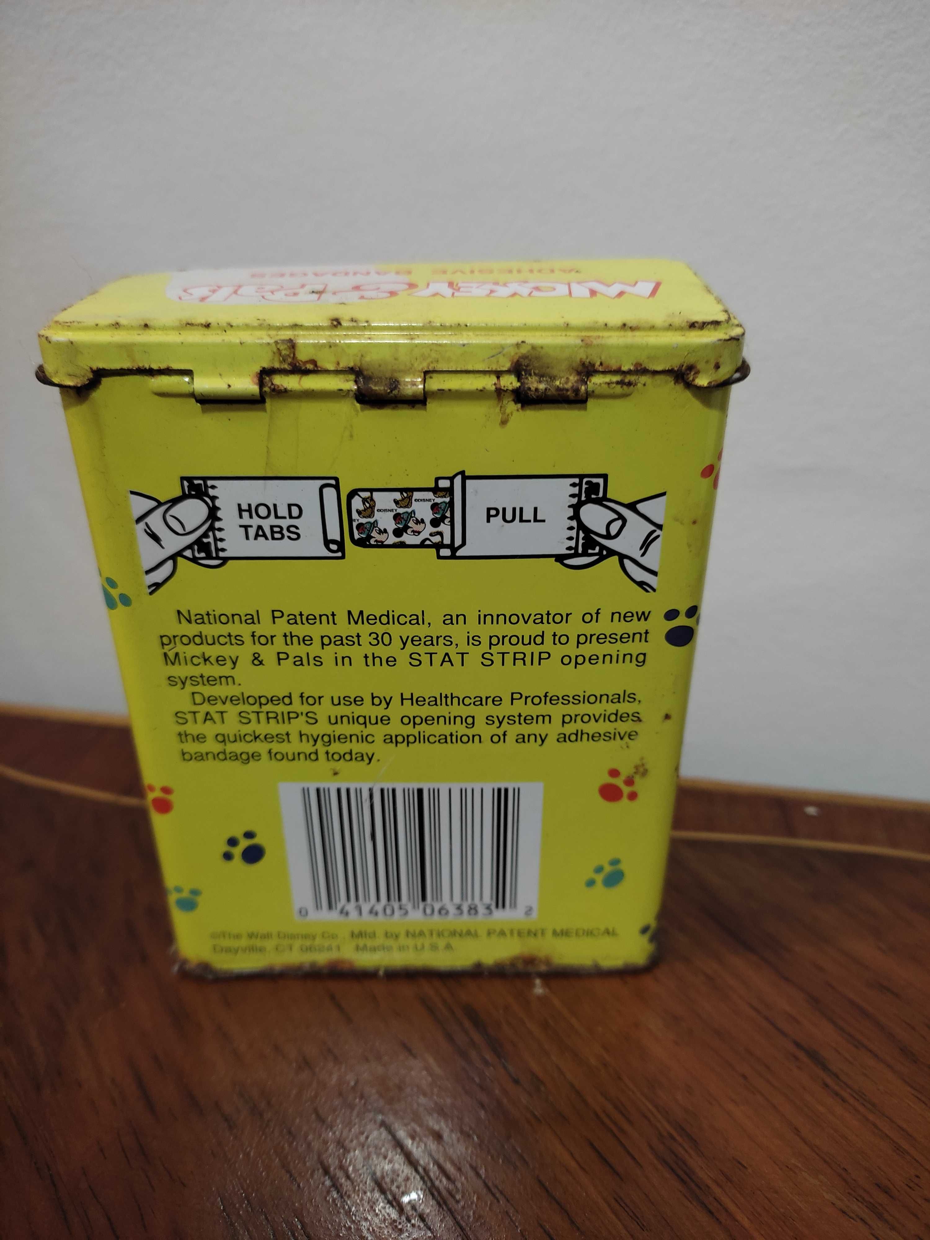 caixa lata vintage de adesivos