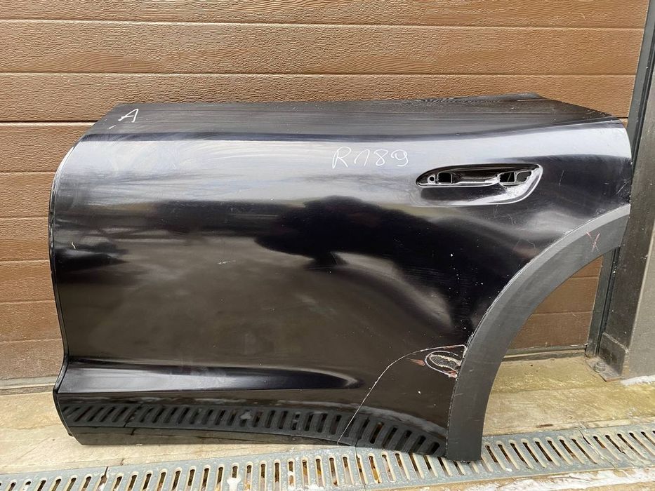 Porsche Taycan двері задні ліві