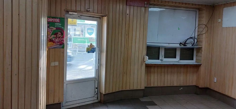 Приміщення під магазин,кофейню