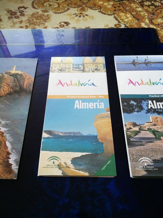 Almeria-przewodnik po wybrzeżu, plan regionu i szczegółowa mapa miasta