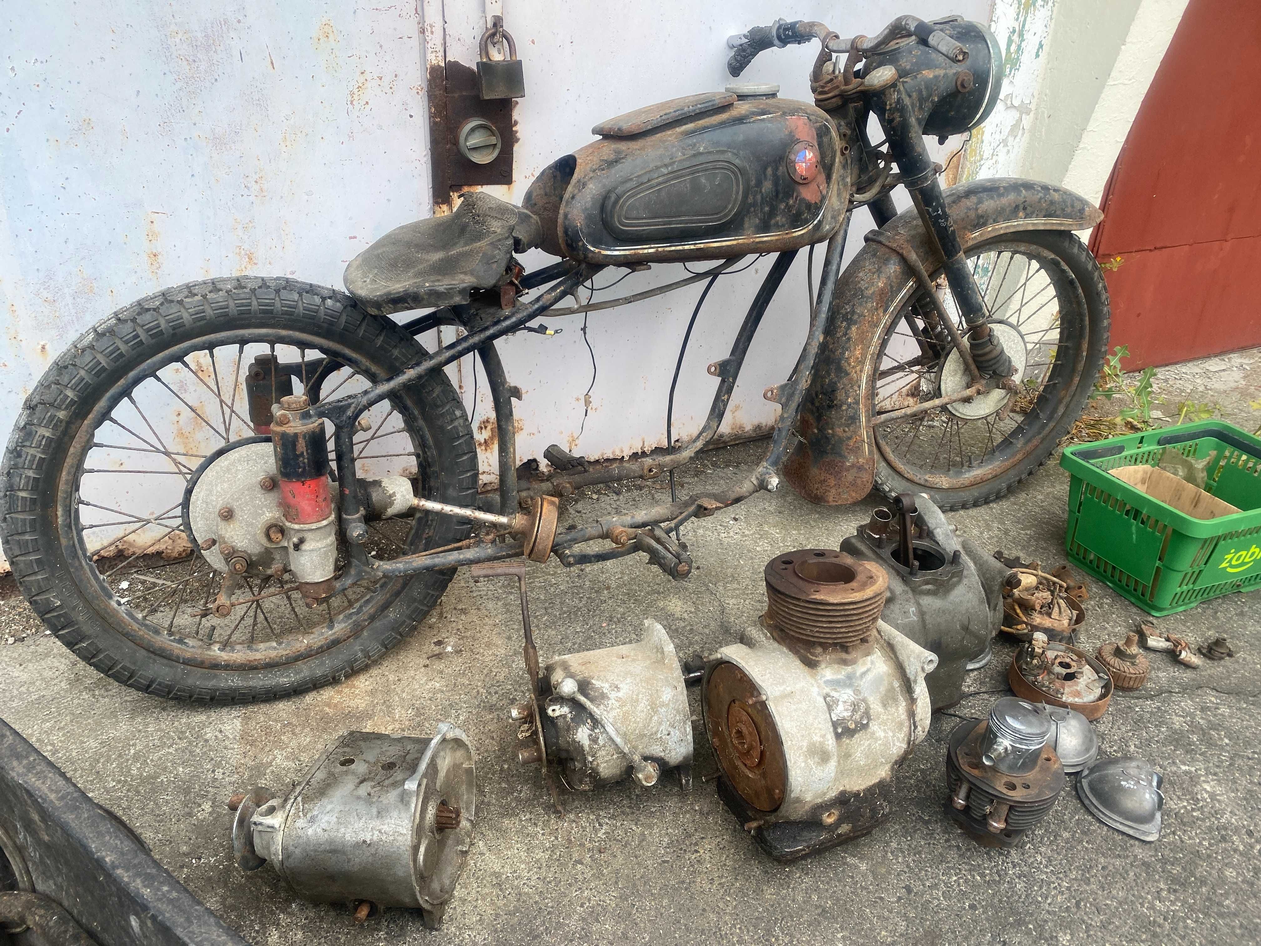 BMW R25 R25/2 R24 nie Awo Sport Turist Junak M07 M10