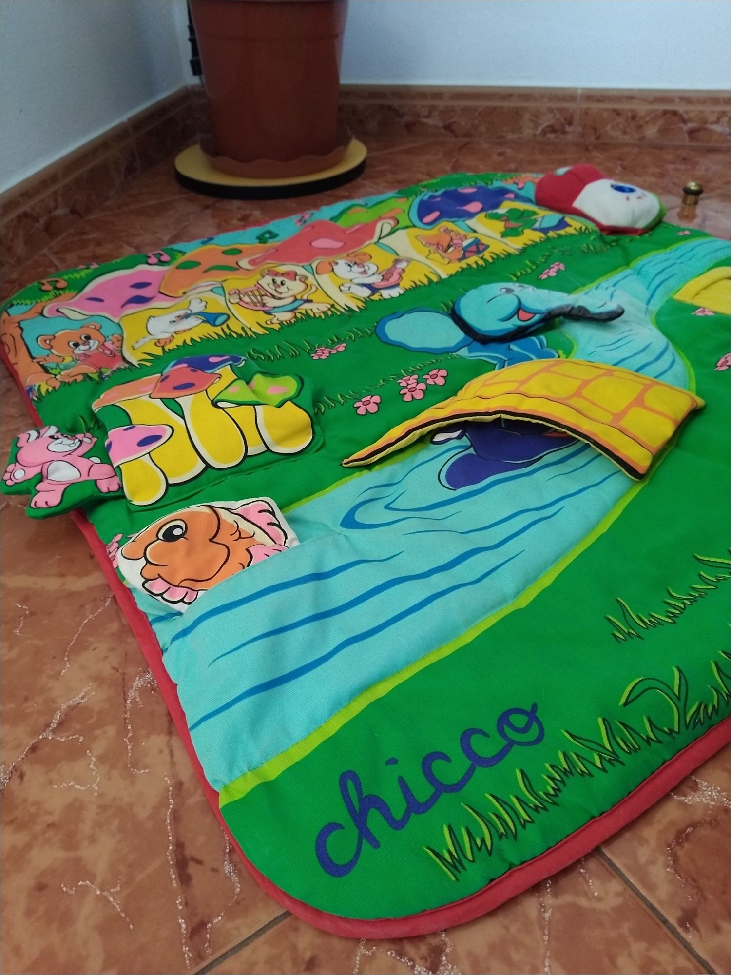 Tapete didático Chicco para bebé com músicas outros sons luzes, praia.