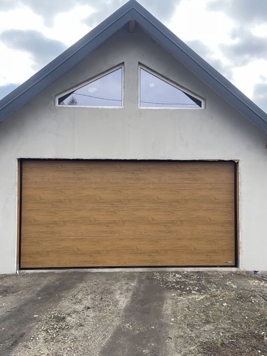 Brama garażowa segmentowa winchester 5000x2125 firmy Fakro