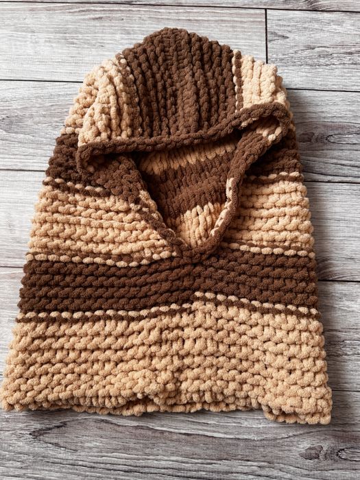 Капор вʼязаний жіночий