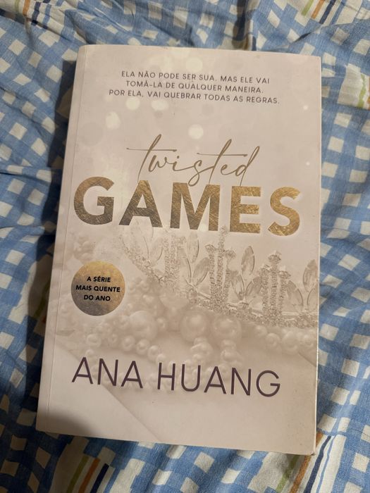 Livro Twisted Games de Ana Huang