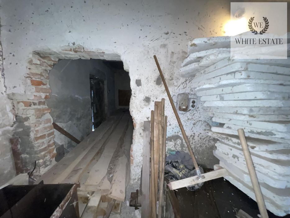 Продаж склад на ділянці 14 соток