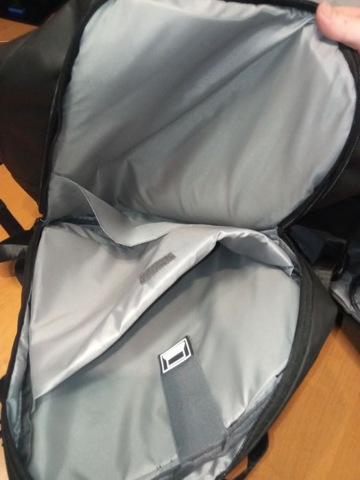 SlimUSB водовідштовхуючий рюкзак. Ручная кладь