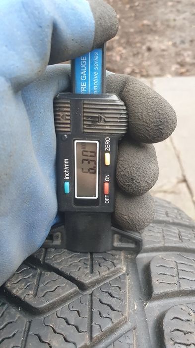 Комплект коліс Pirelli 225/60/17 ЗИМА 2021 року Протектор 6 мм.