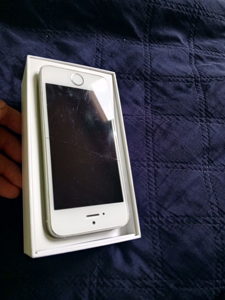 iPhone Se 32G uszkodzony