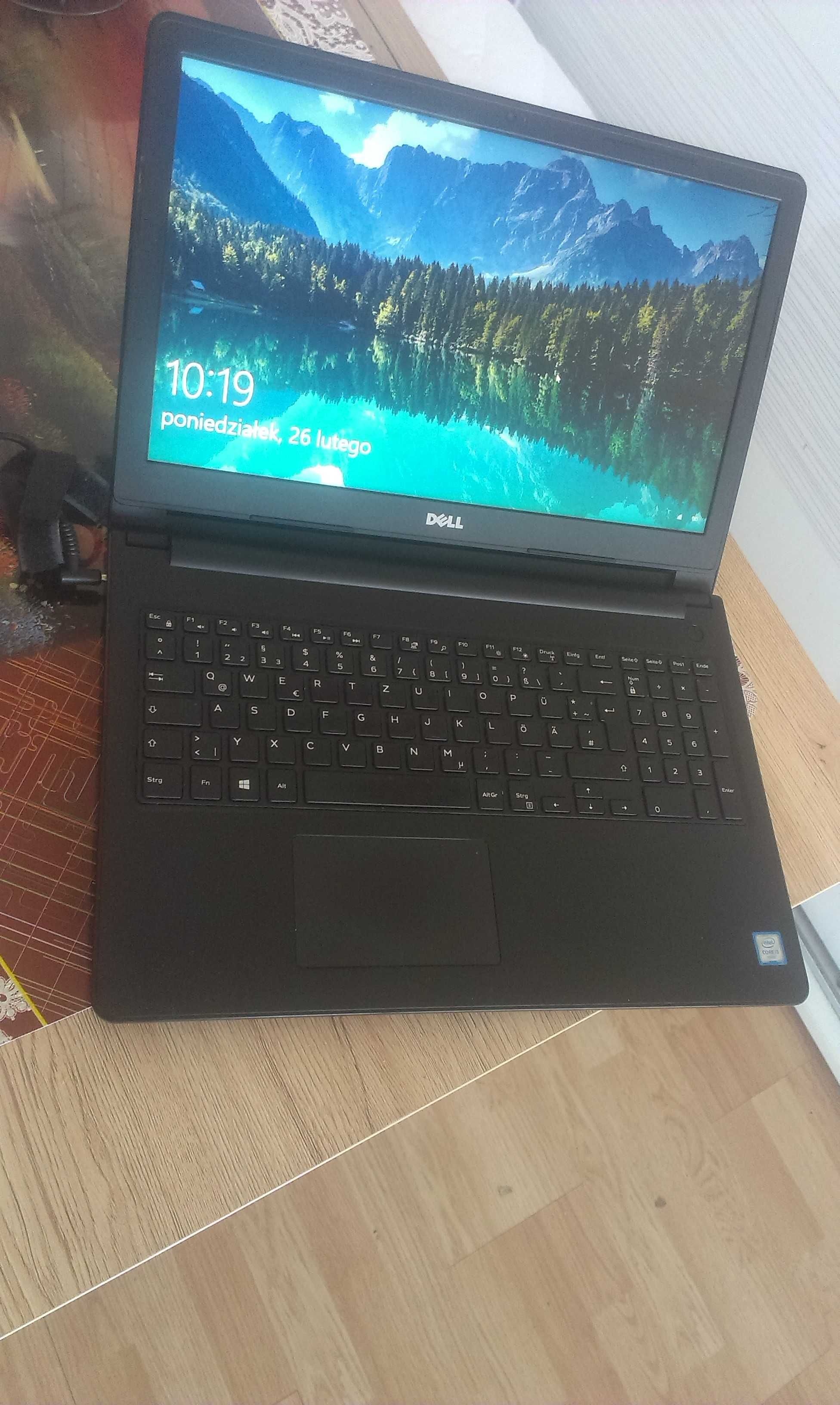 sprzedam della inspiron intel core i3 6gen- 6006u cpu 2.00ghz 4wat 8gb