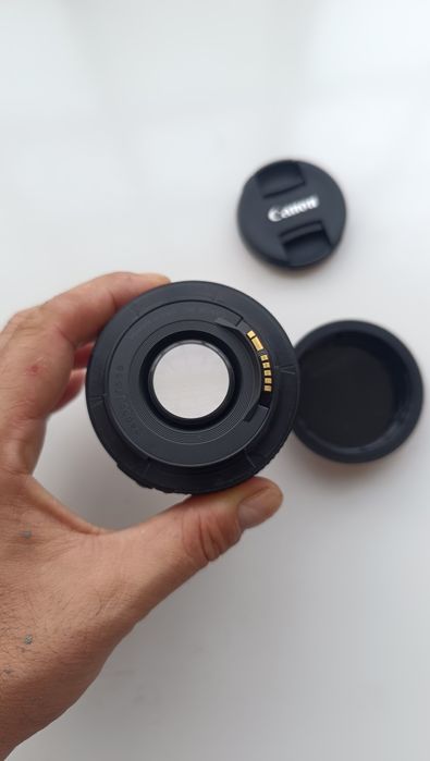 Lente Canon EF 50mm F1.8 II sem fungos ou riscos