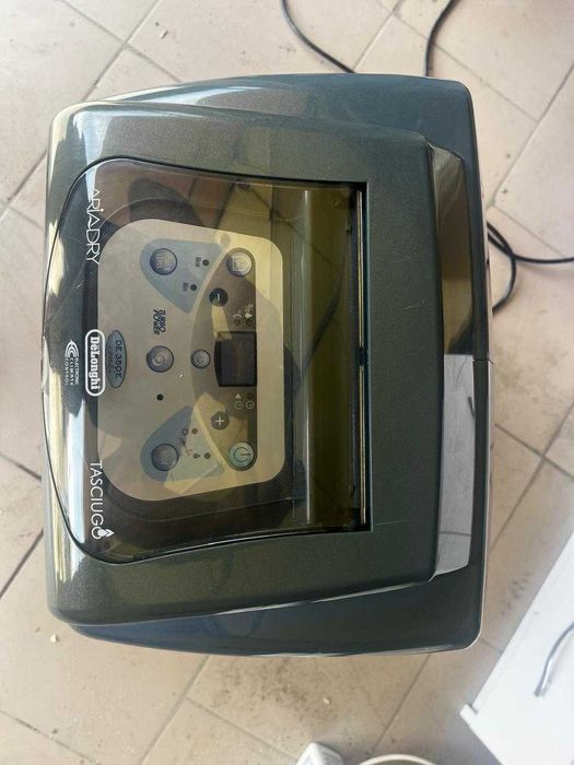 вологопоглинач осушувач DeLonghi