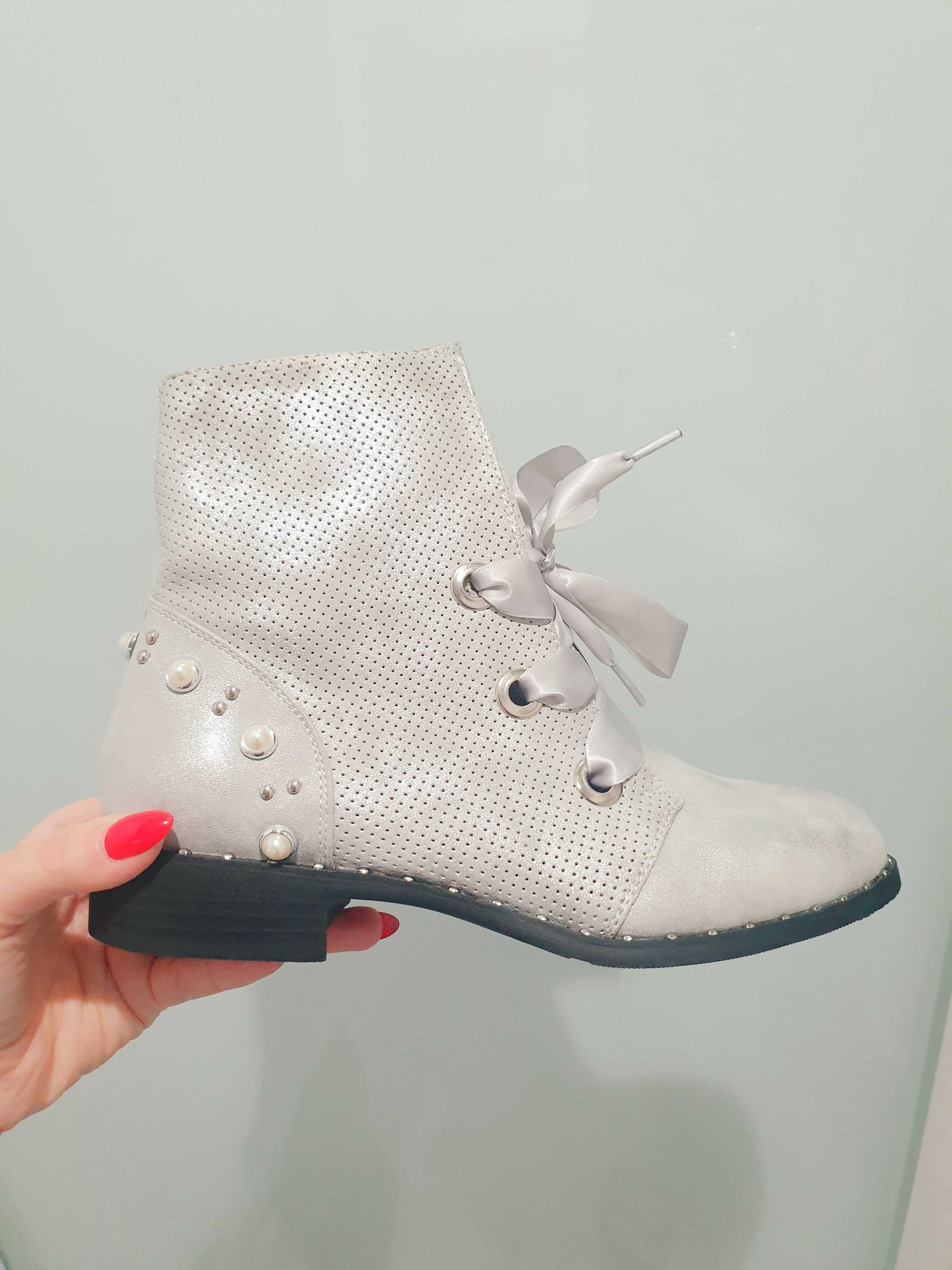 Buty Botki srebrne nowe