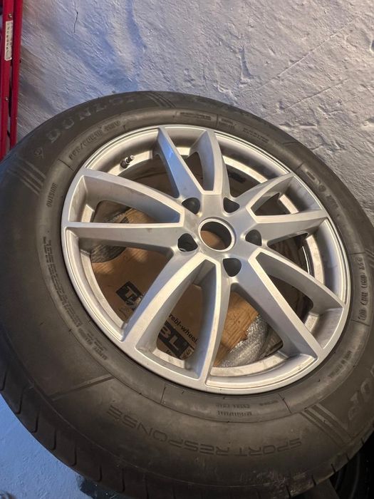 Продам колеса VW Touareg (диски + шини Dunlop) R18 255/60 R18 112V