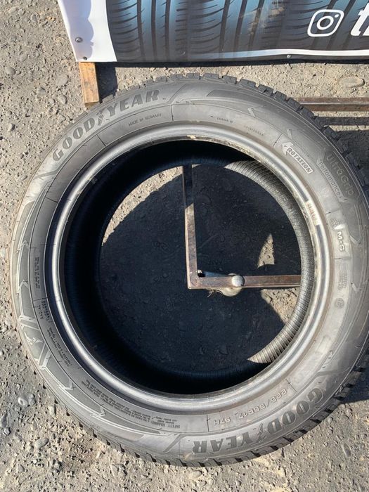 Шини 225/55 R17 пара Goodyear 2022p зима 8/6,7мм