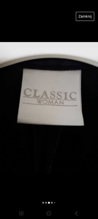 Czarna sukienka dwurzędowa retro