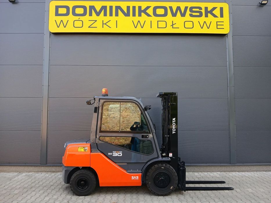 Toyota 02-8FDF30  wózek widłowy 2019R. DIESEL triplex WYNAJEM SPRZEDAŻ SERWIS