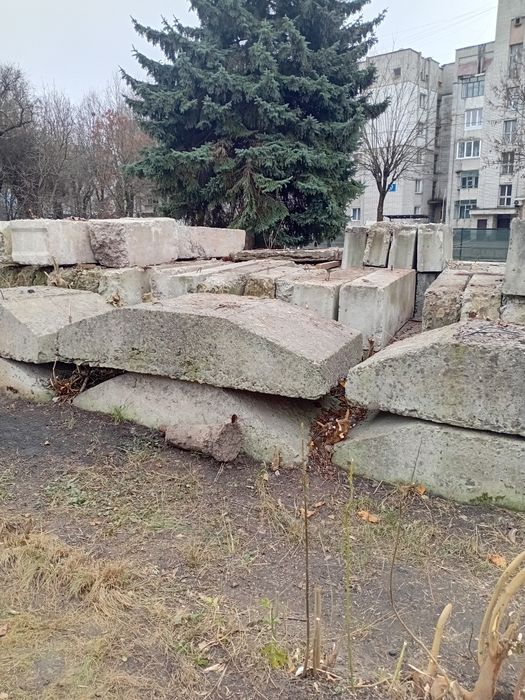 Віддамо бетонні подушки, блоки фбс