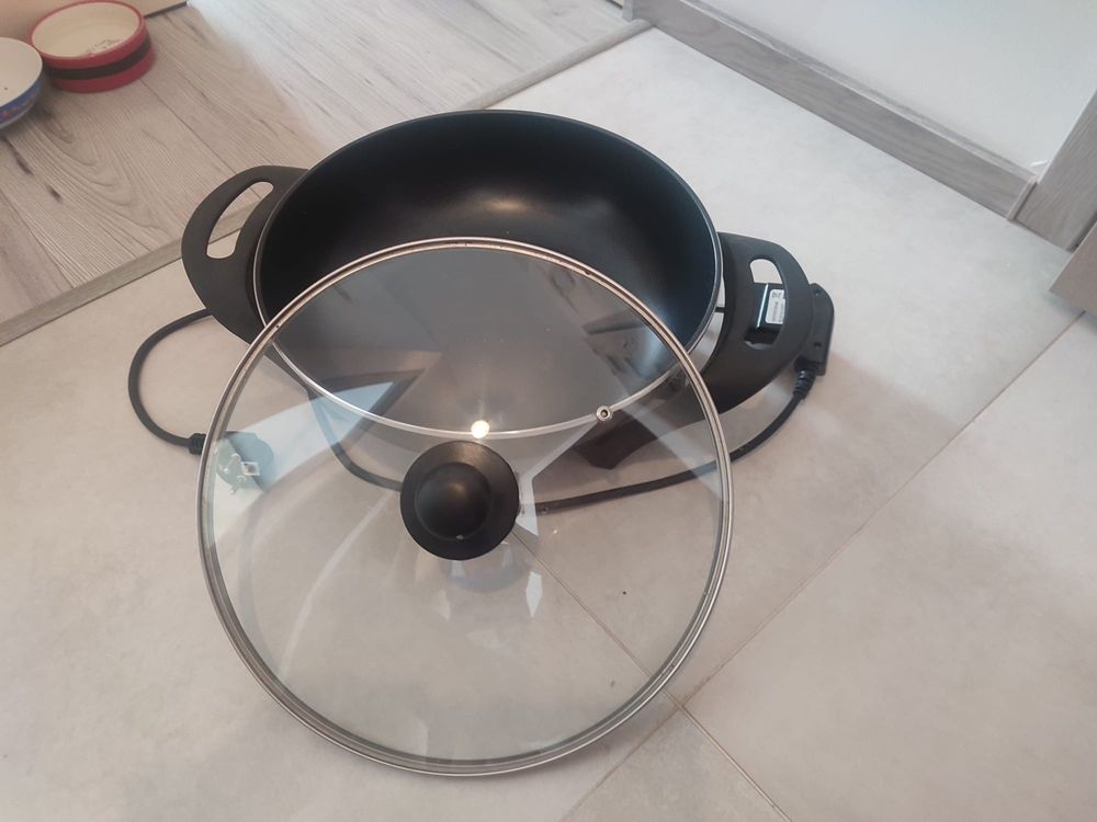 Wok elektryczny QUIQQ