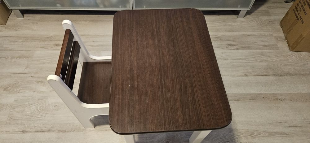 Stolik dla dziecka otwierany blat