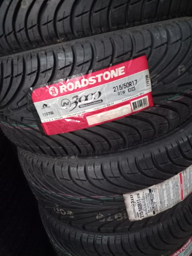 2 pneus Novos 215/50R17 Roadstone