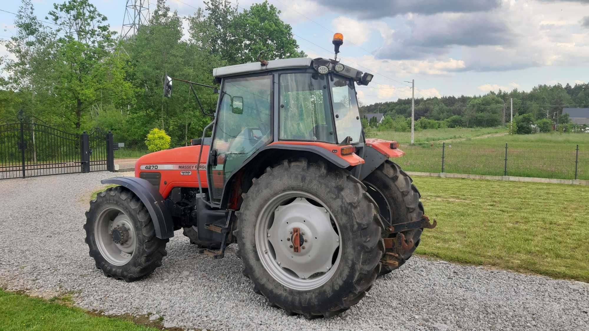 Ciągnik rolniczy Massey Ferguson 4270 ,110 km manual 4x4 , 5500 mth!!!