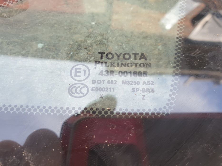 Стекло-форточка двери передней левой  Toyota Venza 2009 - разборка