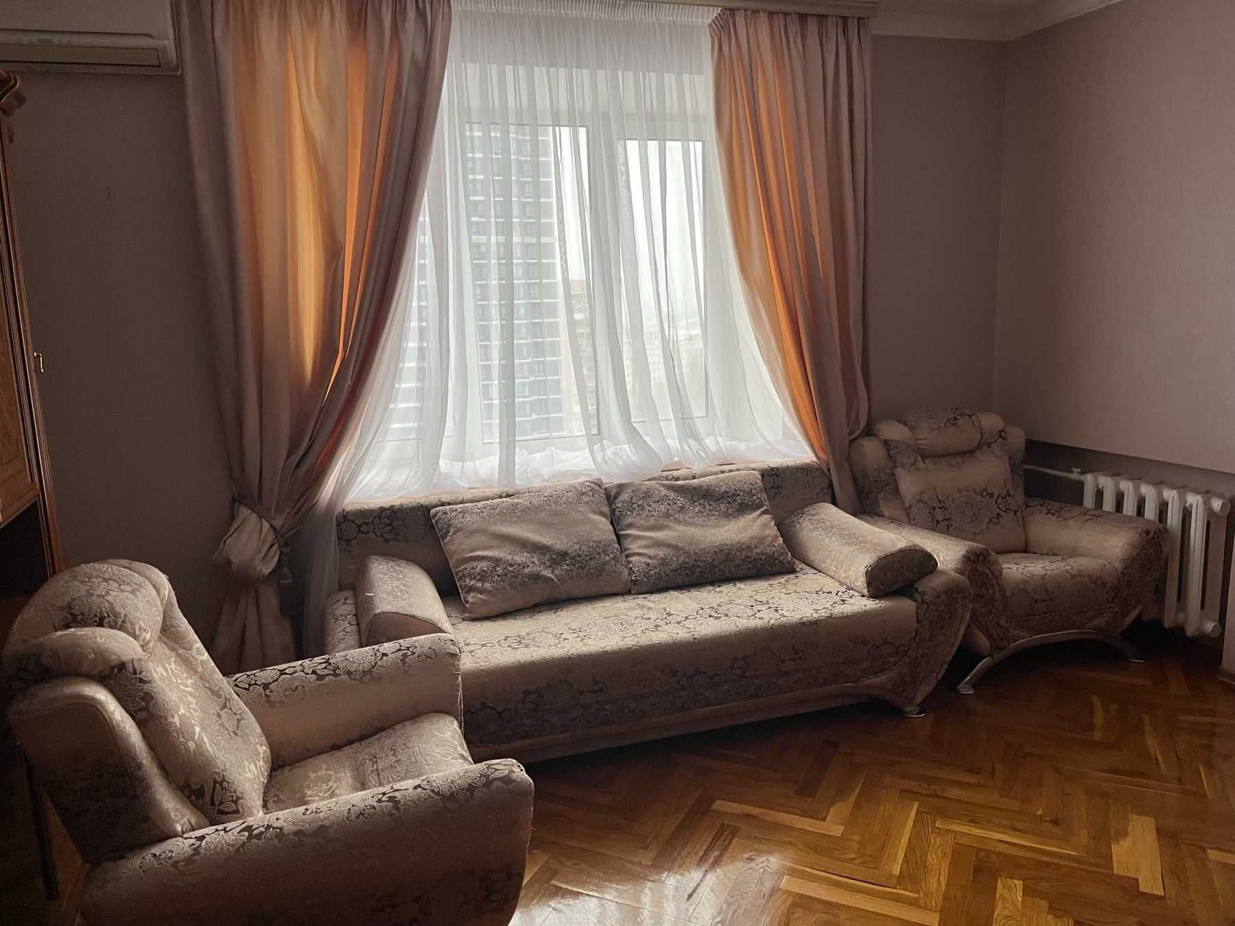 Продаж 4 кімнатної квартири вул Панаса Мирного