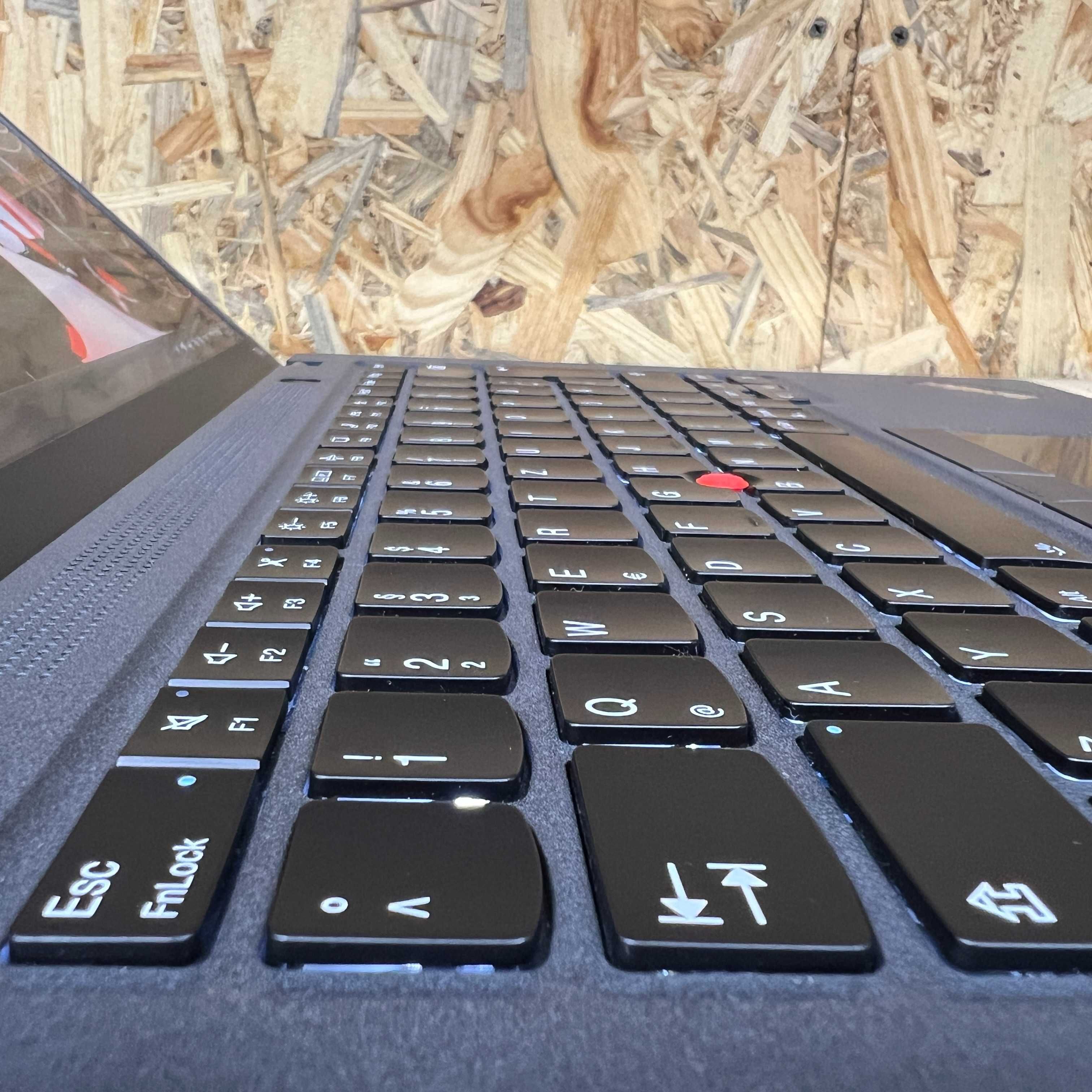 Ноутбук Lenovo ThinkPad T14s gen 3 AMD Ryzen 7 Pro 6850u/16 ОЗП/1 ТБ