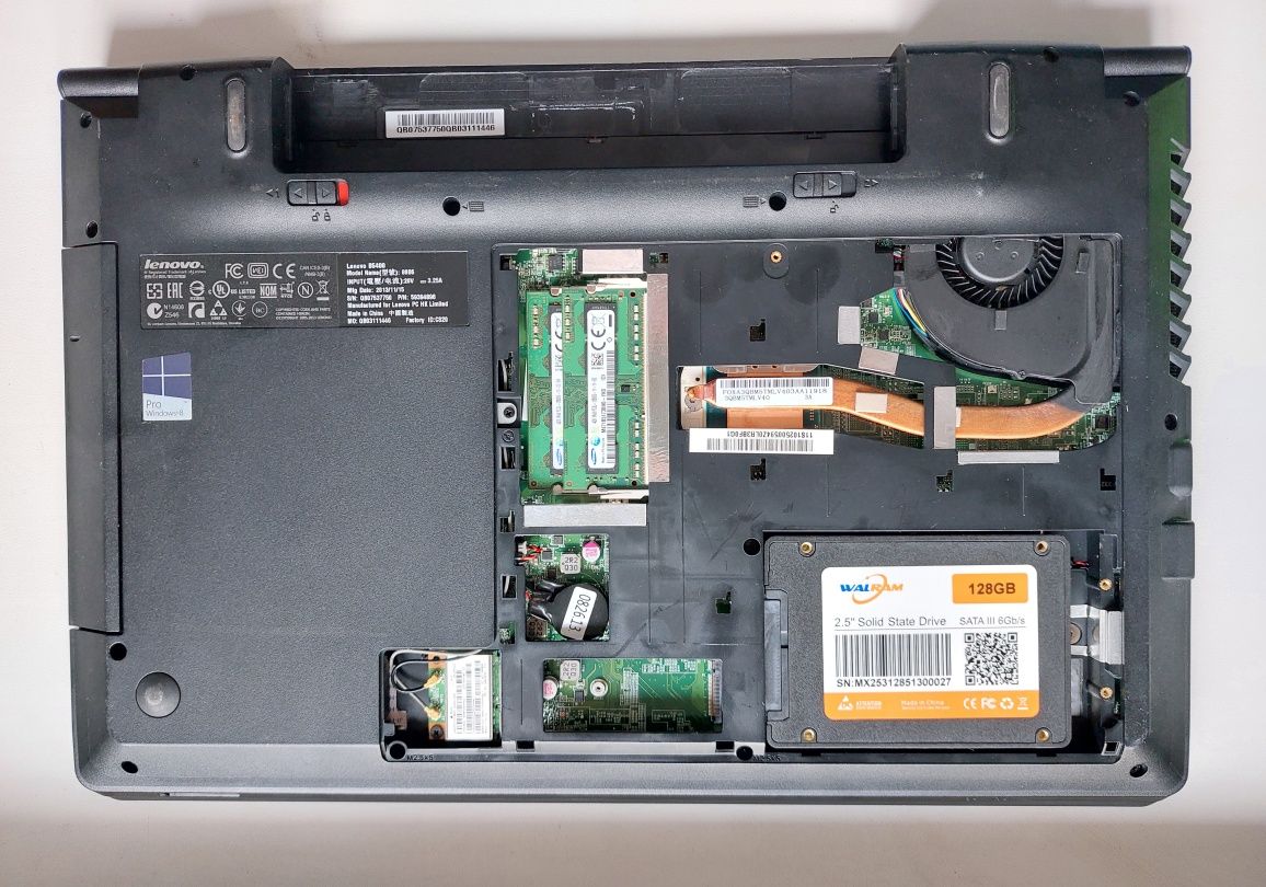 Ноутбук Lenovo 15.6/i3 4gen/8gb/ssd/гарний стан